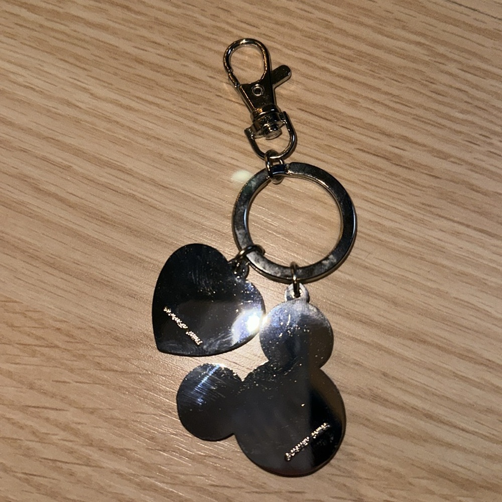 Disney Mickey Heart Keychain - Picture 2 of 2